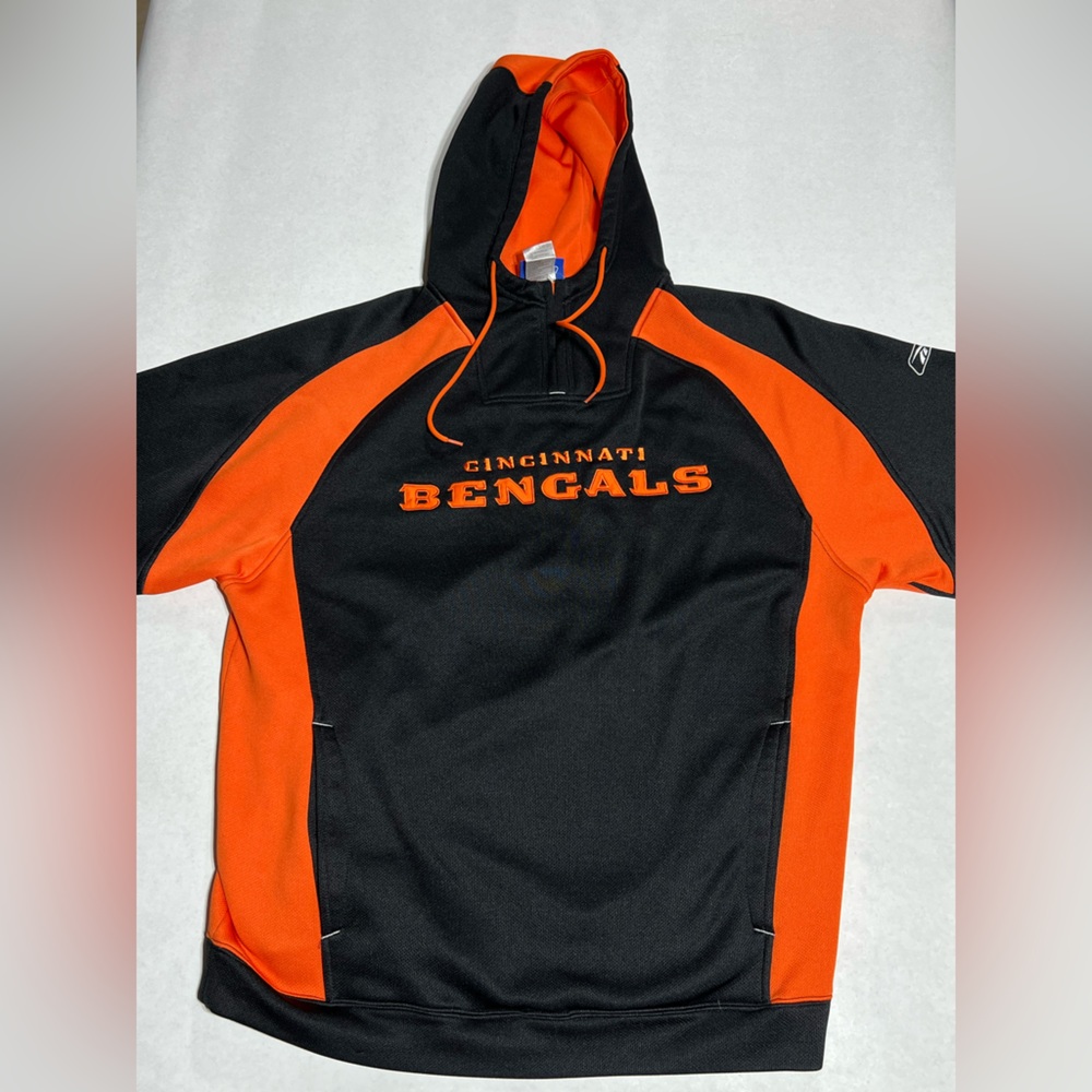 Reebok Cincinnati Bengals hoodie size medium.